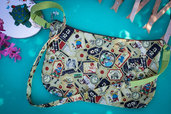 Borsa artigianale da donna a tracolla con tessuti naturali e disegno vintage