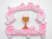 La Mia Prima Comunione in Polistirolo con base color rosa/celeste.
