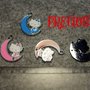 Charm/connettore smaltato Hello Kitty su luna