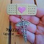 Spilla cerotto - dottoressa - infermiera - caduceo - cerotto con cuore - regalo kawaii handmade - idea regalo