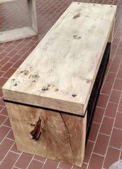 Porta TV in legno, realizzato a mano, pezzo unico.