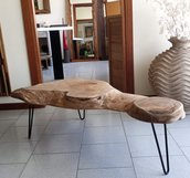 Tavolino in legno massello di cedro, gambe in ferro. Pezzo unico 