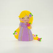 Bambolina ispirata alla principessa Rapunzel, 11.5 x 6 cm