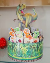 Torta scenografica chupa chups personalizzata Dinosauri T rex