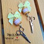 Orecchini sarta - sartoria - idea regalo - con fiocchetto, bottone e rocchetto di cotone - handmade - miniature