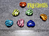 8 perloni in plastica a forma di cuore tigrate
