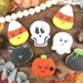 Biscotti di Halloween decorati con ghiaccia reale