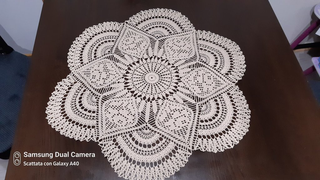 Centrino Rotondo In Pizzo URROMA - 60x60 Cm, Copertura Per Tavolo Con Bordo In Pizzo Ricamato, Decorazione Casa Vintage