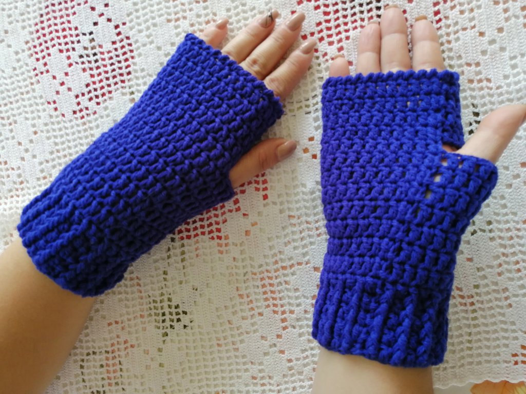 Guanti senza dita in morbida pelle marrone fatti a mano per donna