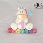 Cake topper unicorno su cubi nome arcobaleno personalizzabile per compleanno bimba 7 lettere