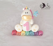 Cake topper unicorno su cubi nome arcobaleno personalizzabile per compleanno bimba 7 lettere