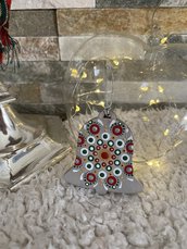 Decorazione natalizia a forma di campanella con mandala