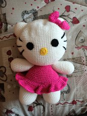 Hello Kitty amigurumi 