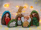 Natale - 5 figure del presepe in ceramica, scolpite e dipinte da me con colori acrilici. Edizione limitata.