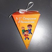 Scatolina a forma di cono per caramelle e cioccolati - vari personaggi - conf. da n. 10 pz