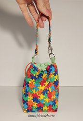 Piccola borsa/sacchetta con coulisse e moschettone in stoffa fantasia "puzzle"
