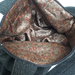 Borsa donna in tessuto lana rasata marrone con rose all'uncinetto