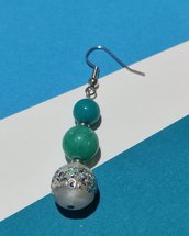 Orecchini con perle lampwork, e perle di giada verde e giada turchese 