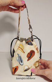 Piccola borsa/sacchetta da uomo con coulisse e moschettone in stoffa tema "cowboy"