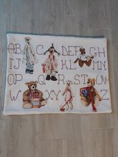 Copricuscino alfabeto orsetti punto croce