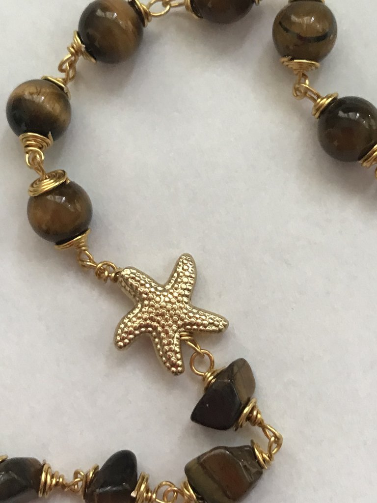 Bracciale con pietra di occhio di tigre e mini ingranaggio argento al