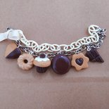 Bracciale doppia catena - argentata e di seta beige - e dolci e biscotti a cioccolato in fimo