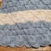 copertina di lana celeste e panna, fatta a mano , neonato, bimbo