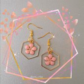 Orecchini handmade bigiotteria stile giapponese Sakura rosa esagonale oro