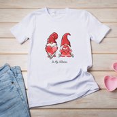 T-shirt unisex con scritta personalizzabile in cotone manica corta, maglietta con gnomi san valentino, t-shirt con nome, t-shirt con frase