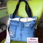                                                              Borsa jeans (riciclo creativo)