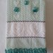 Coppia asciugamano da bagno + ospite in tessuto di spugna, con bordure e applicazioni 🌸🌸🌸 all'uncinetto in filo di cotone verde smeraldo 💎 sfumato.