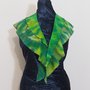 Foulard volant verde in seta dipinto a mano