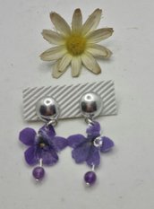 ORECCHINI PENDENTI con violetta vera, essiccata e plastificata e piccola ametista, orecchini viola, orecchini floreali, con fiore, leggeri