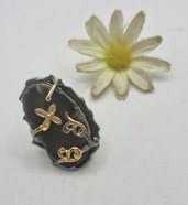 MAXI ANELLO in argento brunito con farfallina e ramages dorati, anello regolabile, anello importante, anello moderno, iconico, originale