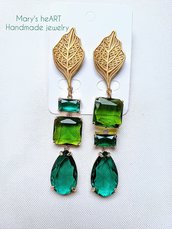 Orecchini pendenti in zama e cristalli verdi 