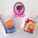 Set personalizzato regalini festa penna e kinder cards Barbie e Ken