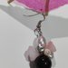 Orecchini onice nera, perle di Boemia argentate, cristalli bianchi e perle a forma di fiore rosa 