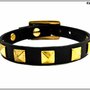 Bracciale unisex in vero cuoio con borchie piramidali color oro, 6 colori disponibili