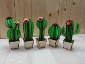 Cactus in legno colorato , come regalo, bomboniera.