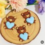 1 BOMBONIERA ORSETTO NASCITA BATTESIMO FIOCCO SEGNAPOSTO CAKE TOPPER TORTA BIMBO PIEDINI MAGNETE CALAMITA 