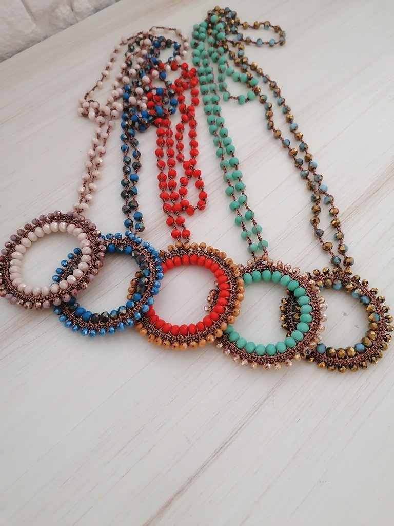 Collana Lunga Avalaya In Cotone Con Uccellino E Cerchi In Legno - Marrone/Blu