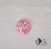 calamita albero della vita le medeglie tonda smerlata rosa con fiori personalizzabile
