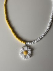 Collana Margherita con perline bianche e gialle