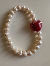 Bracciale perle e cuore rosso