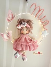 Fiocco nascita cerchio con bambola rosa