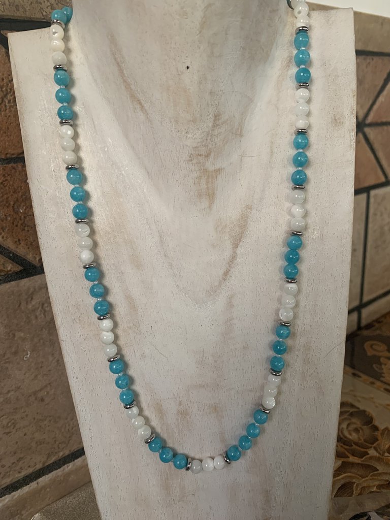 Collana di Angelite e Madreperla - Gioielli - Collane - di Gemme di... | su