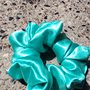 Scrunchie in raso color verde acqua 