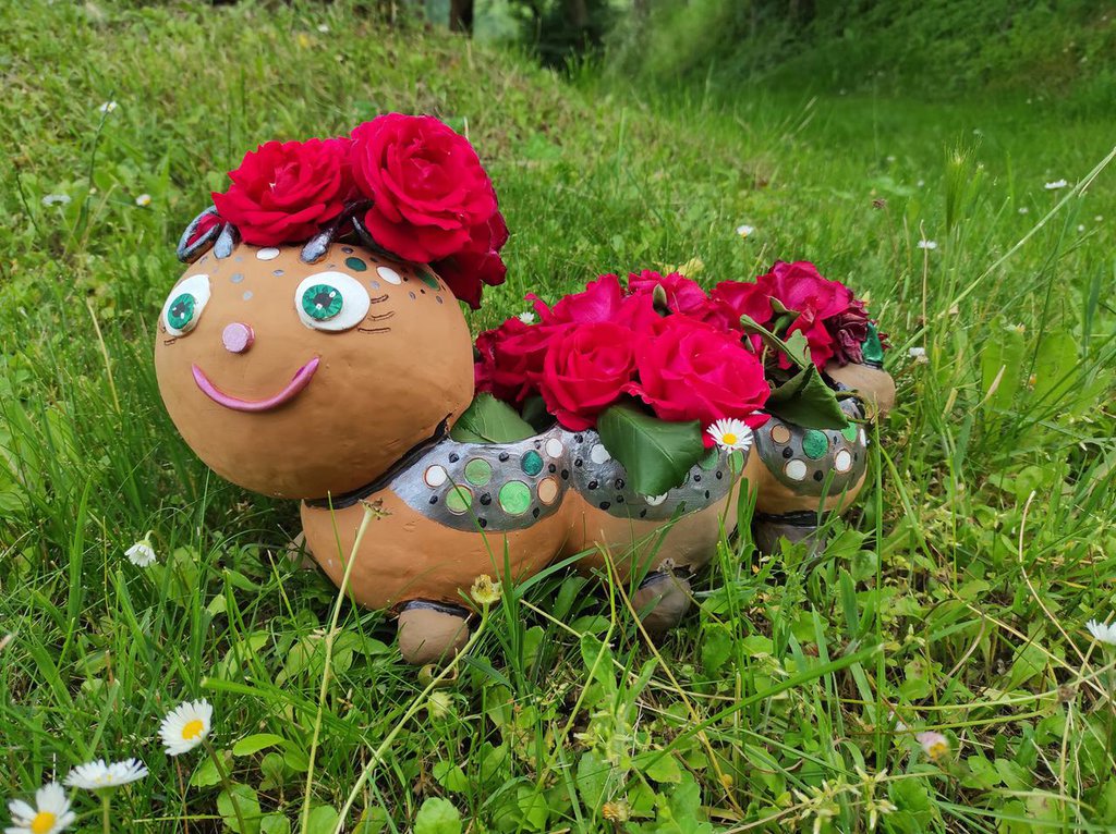 Peluche Cuscino Squish a Boos Bruco Nessa 22cm Ty