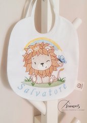 Bavetta per neonato con simpatico leone e arcobaleno personalizzato