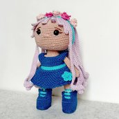 Bambola con vestiti removibili. Fatta al crochet 